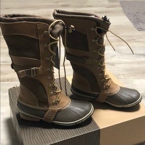 Brand New Sorel Conquest Carly boots 8.5